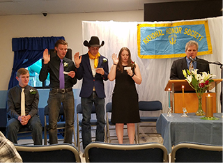 National Honor Society Students being sworn in